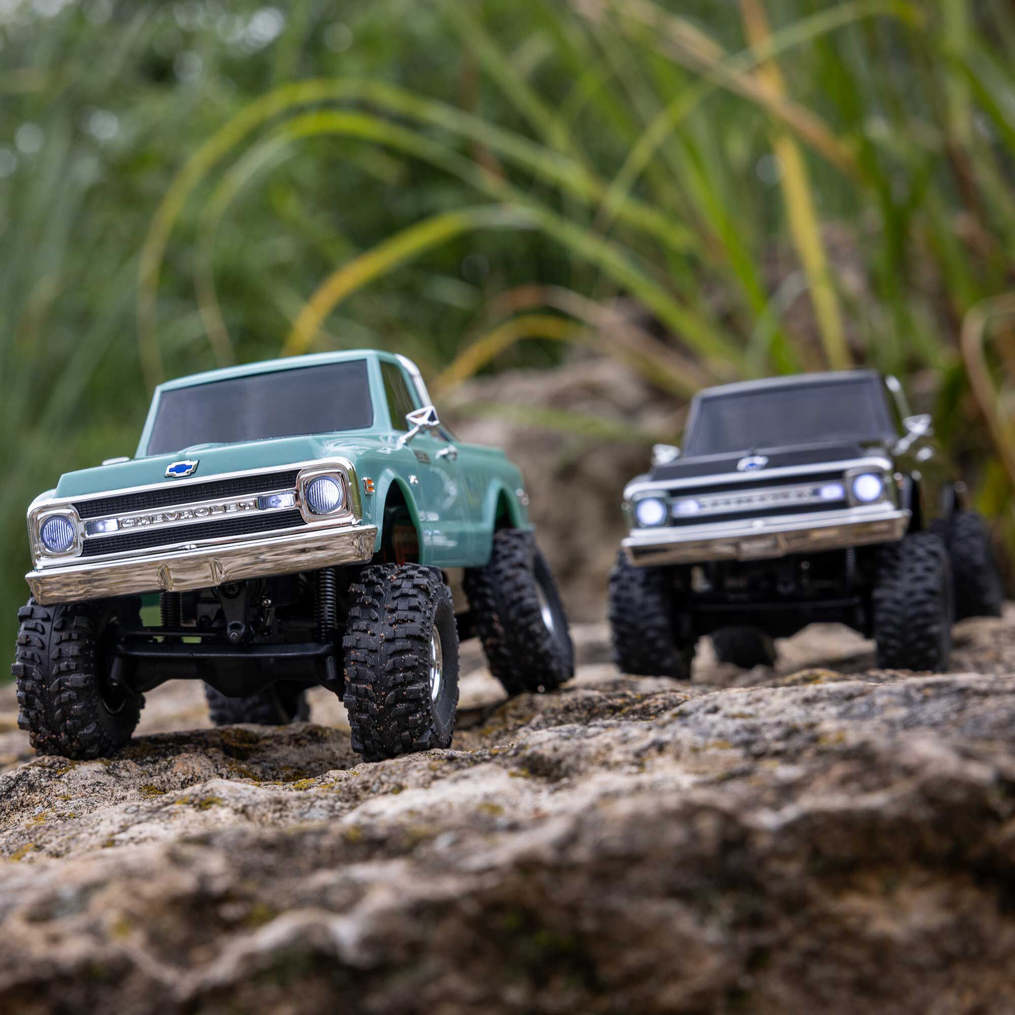 AXIAL SCX30 クローラー　ラジコン Amazon.co.jp: Axial 1/30 SCX30 フォード ブロンコ 4X4 RTR つや消し