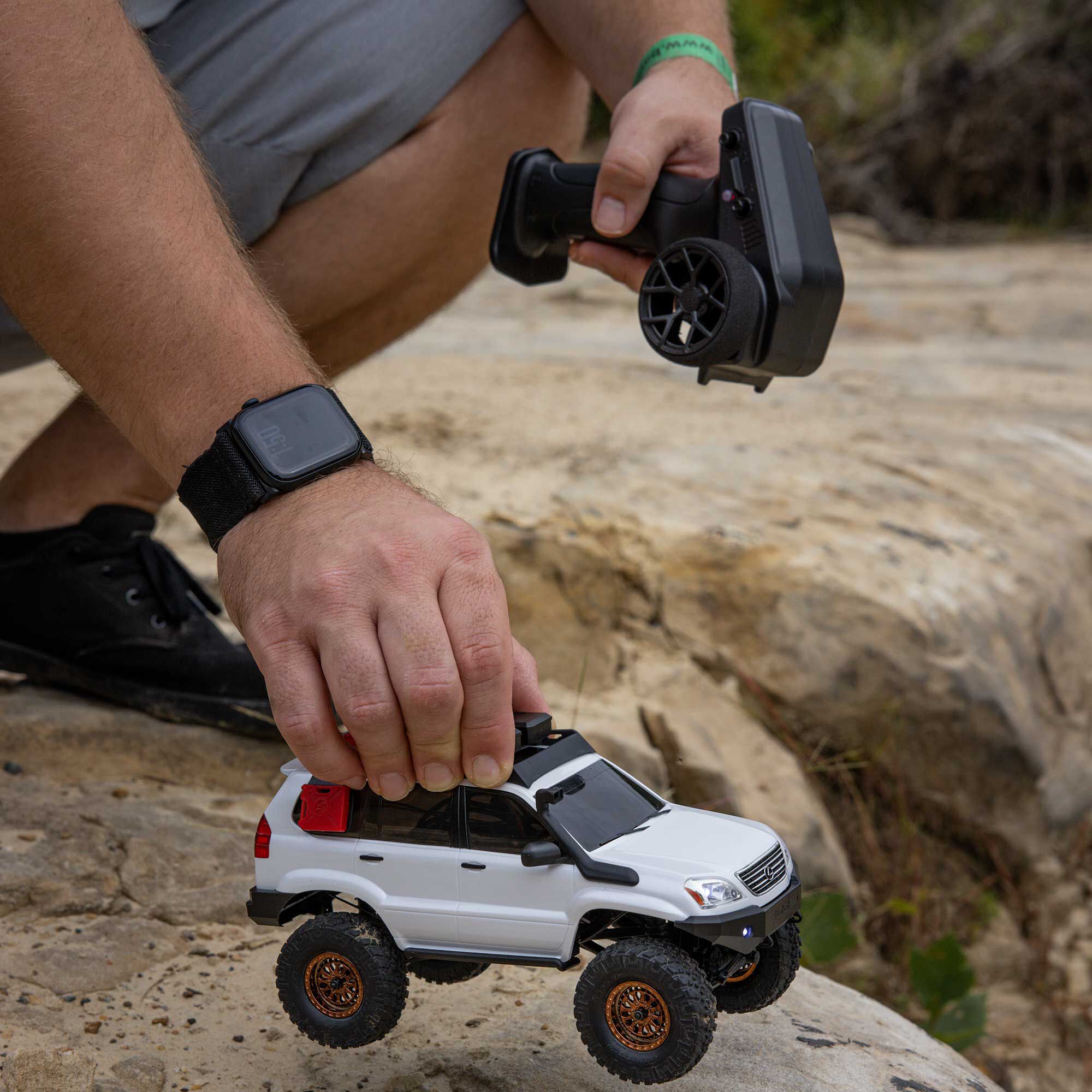 Axial 1/24 SCX24 Lexus GX 470 4X4 Rock Crawler RTR | Axial Adventure