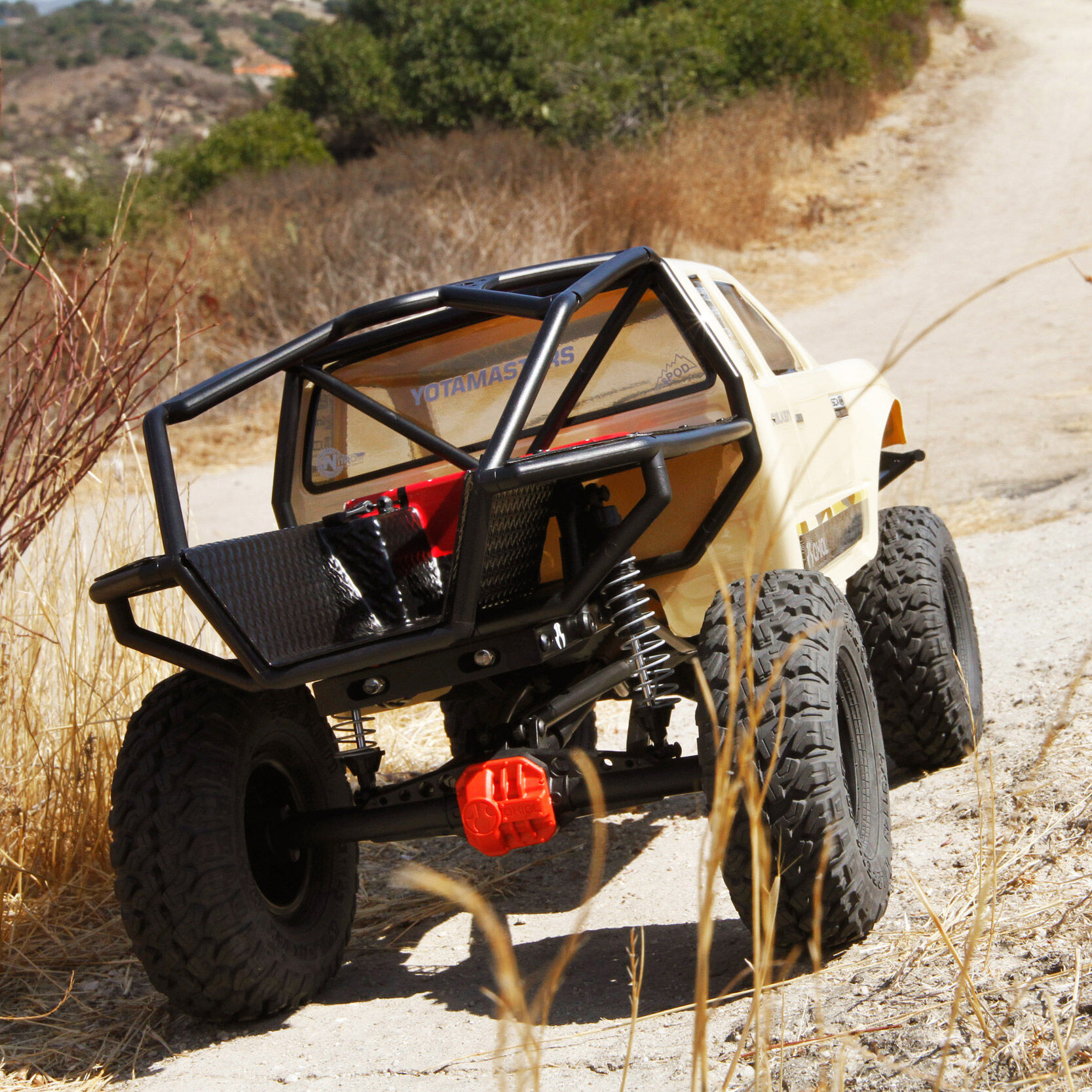 1/10 SCX10 II Trail Honcho 4WD Rock Crawler Brushed RTR | Axial