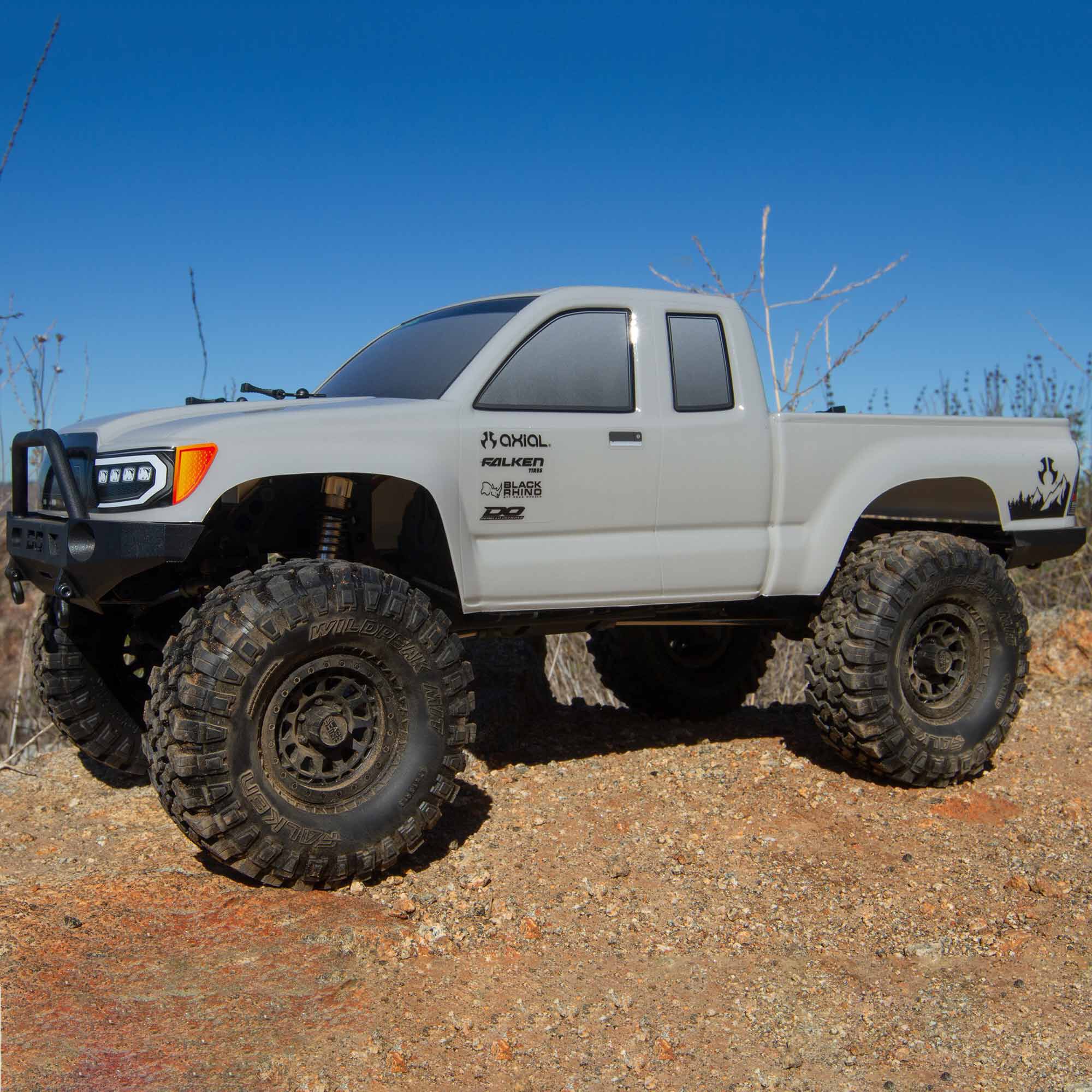 1/10 SCX10 III Base Camp 4X4 Rock Crawler Brushed RTR | Axial