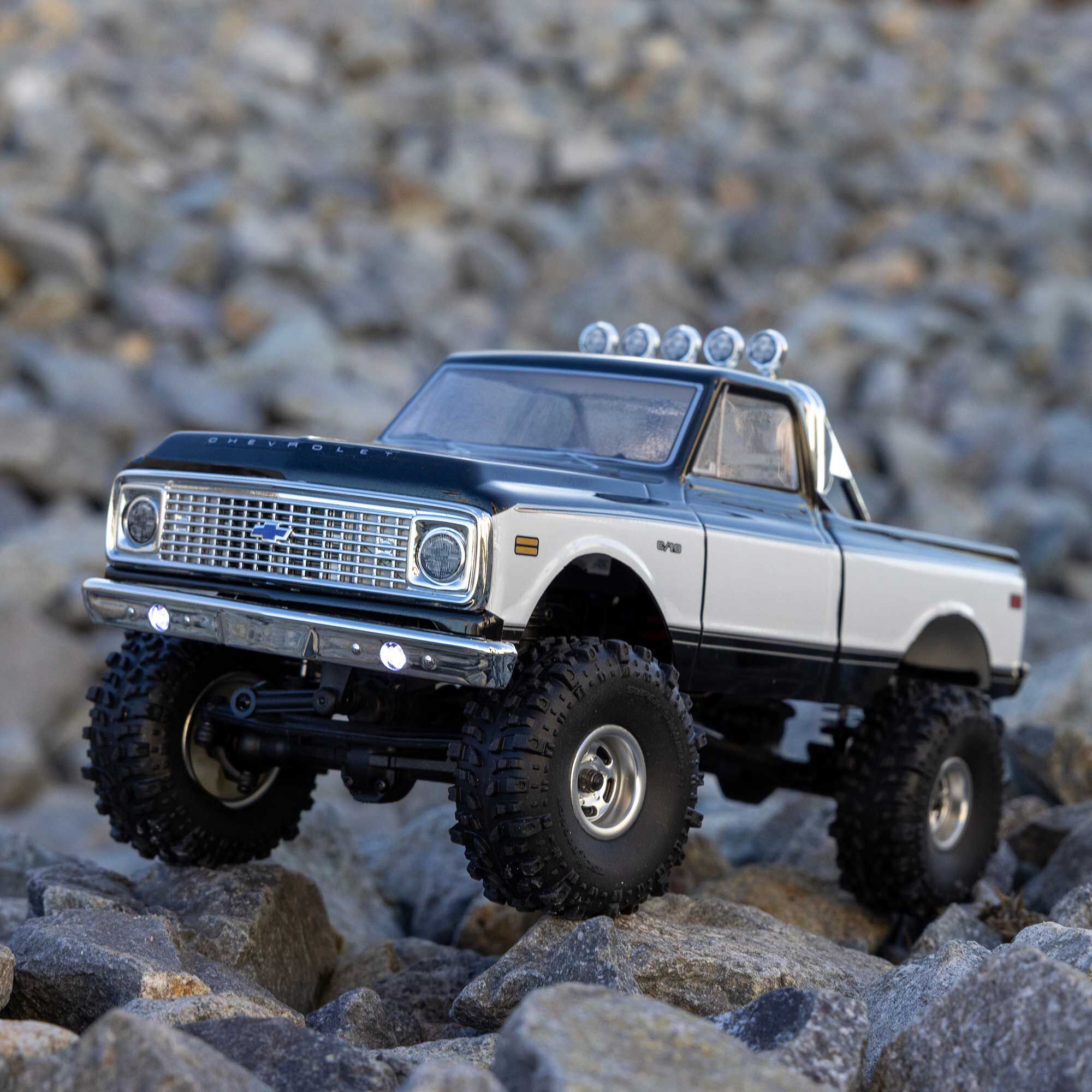 Axial 1/24 SCX24 1967-1972 Chevrolet C10 4WD Truck RTR, Black