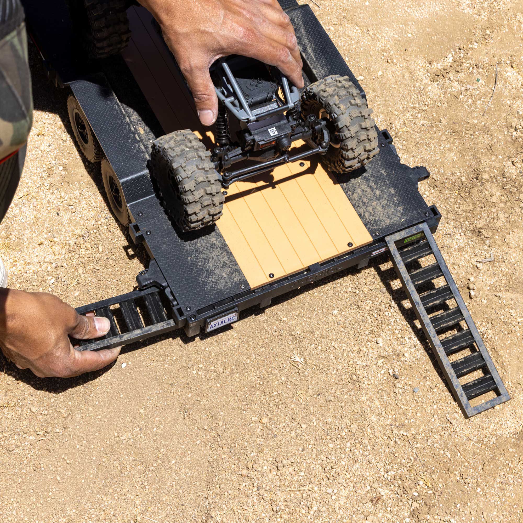 Axial 1/10 SCX10 Flat Bed Vehicle Trailer | Axial Adventure