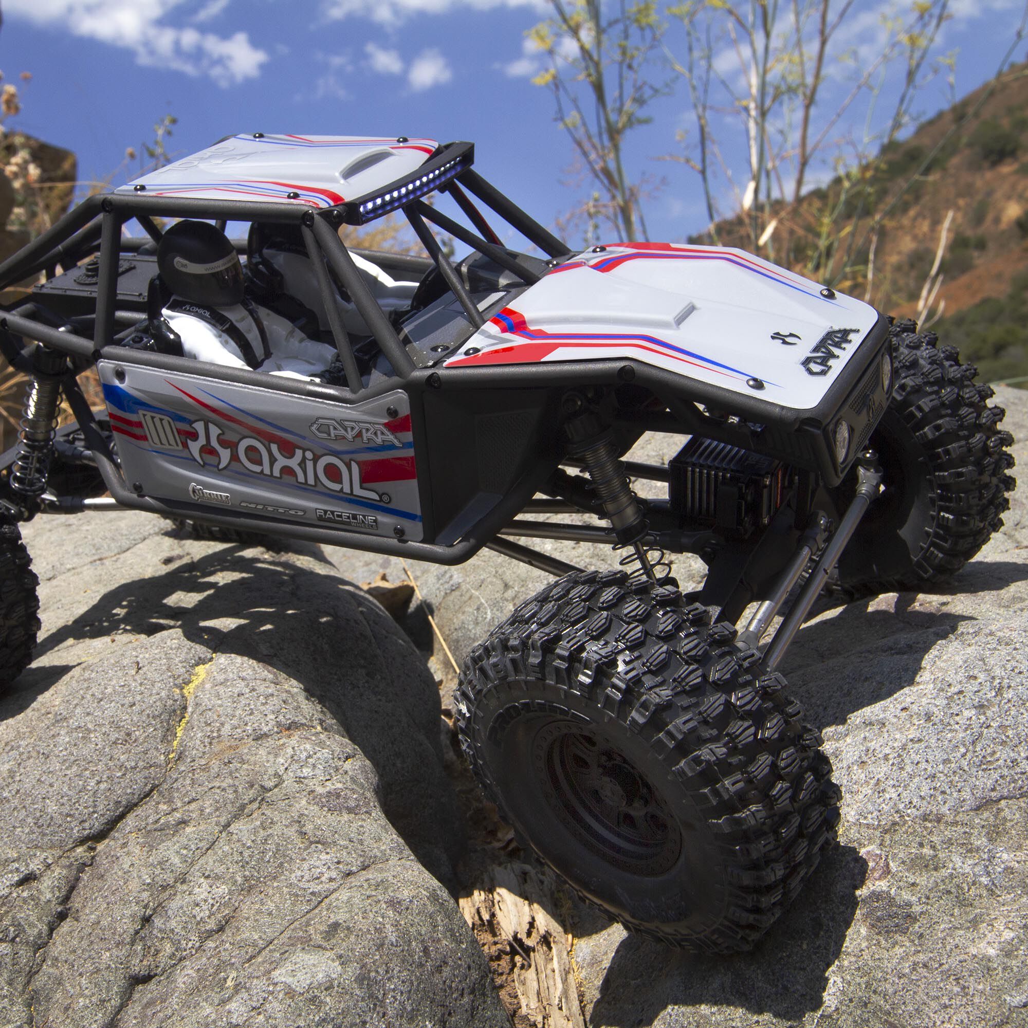 1/10 Capra 1.9 4WD Unlimited Trail Buggy Kit | Axial Adventure