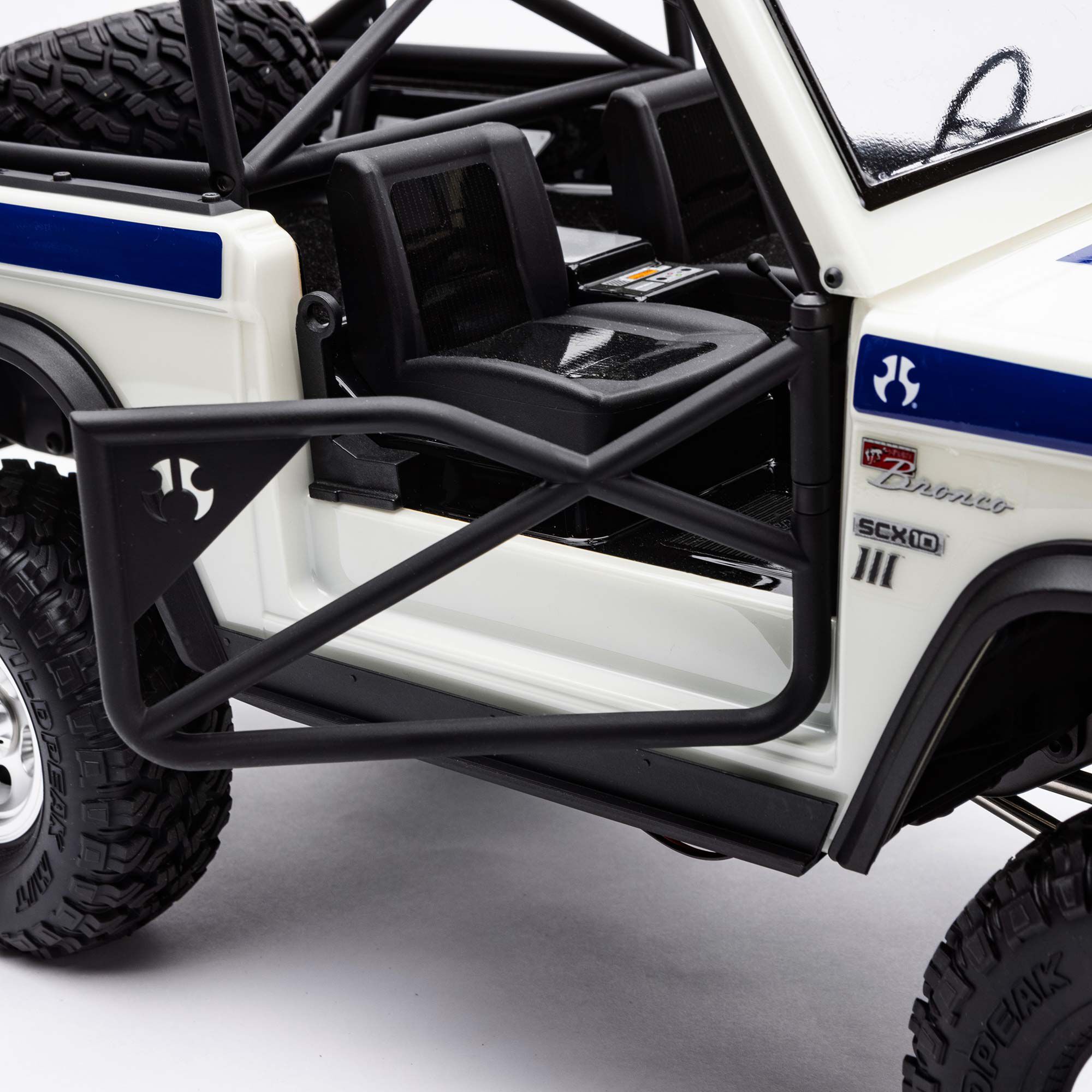 1/10 SCX10 III Early Ford Bronco 4X4 RTR, White | Axial 1/10 SCX10 III Early Ford Bronco 4X4 RTR, White | Axial