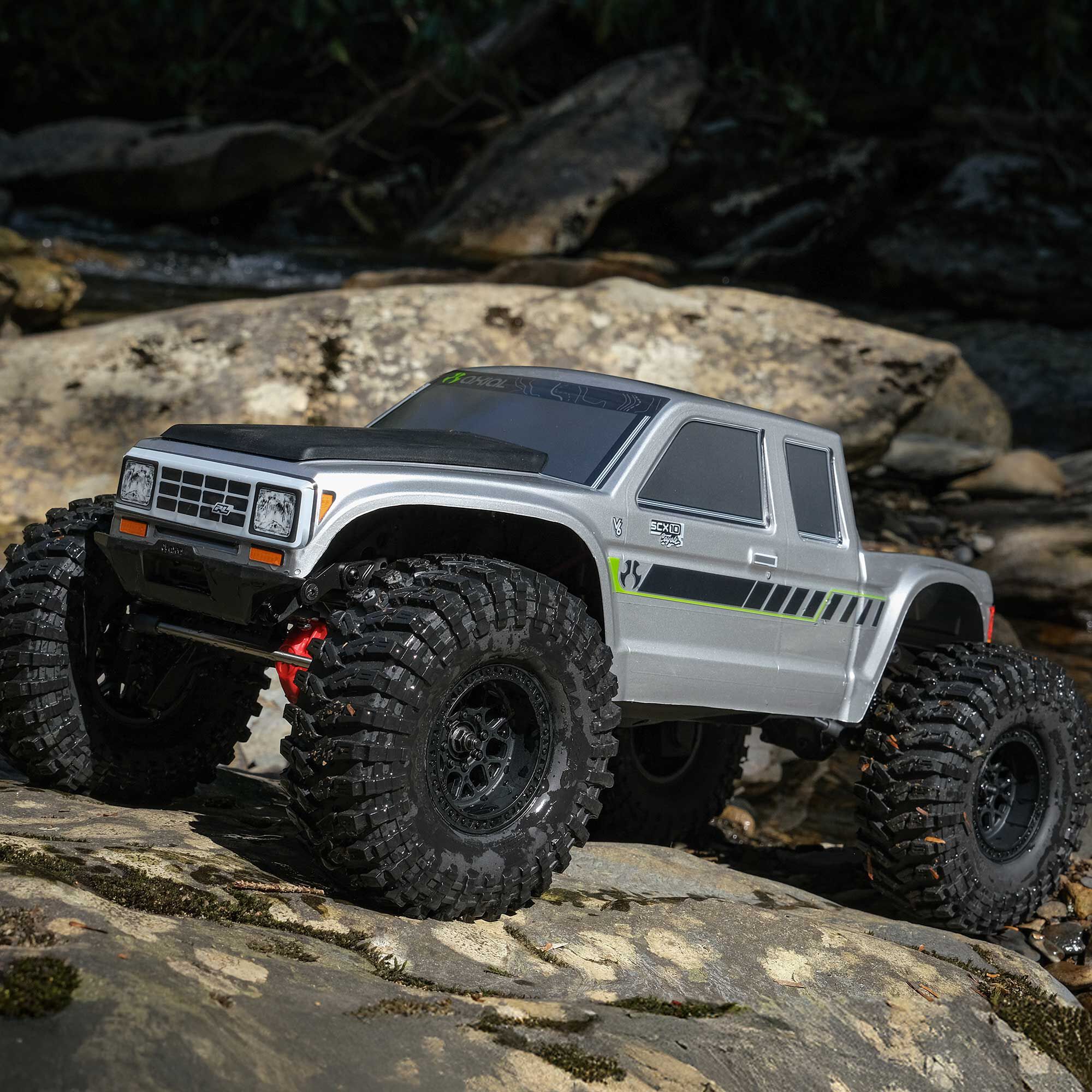 Axial 1/10 SCX10 III Coyote 4X4 RTR Brushed Rock Crawler, Silver