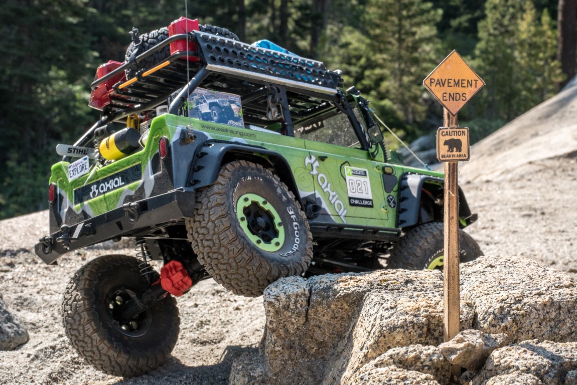 ScaleOnTheCon-08319 (Medium)