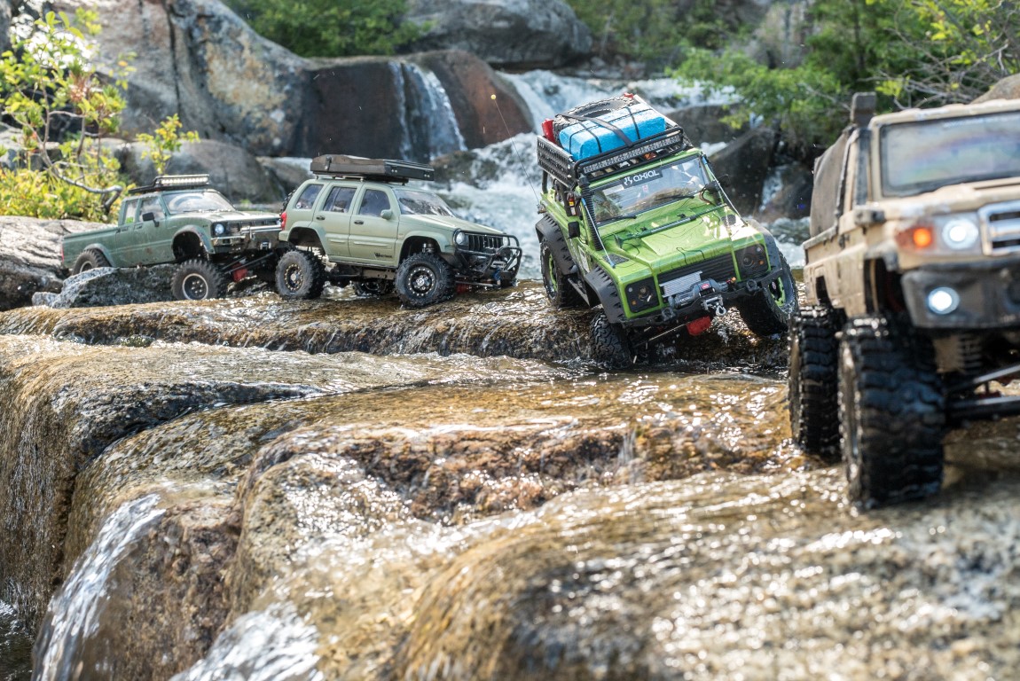 ScaleOnTheCon-08475 (Medium)