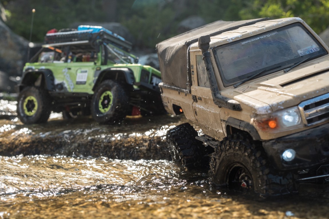 ScaleOnTheCon-08420 (Medium)