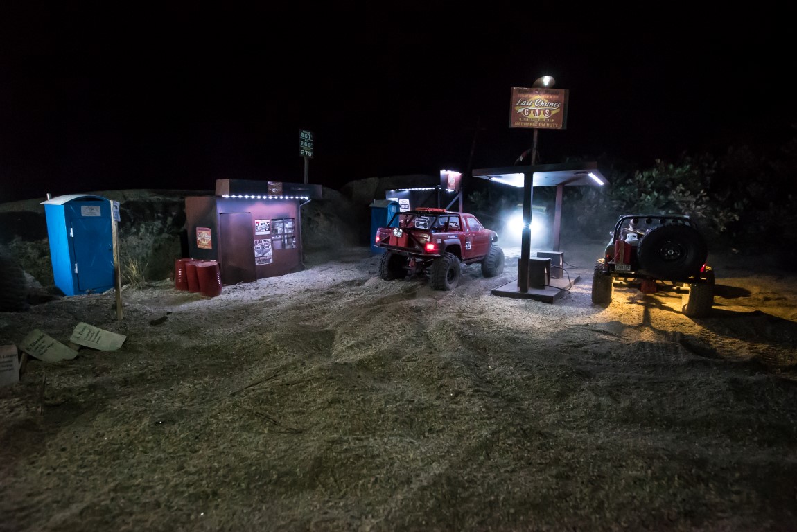 ScaleOnTheCon-08914 (Medium)