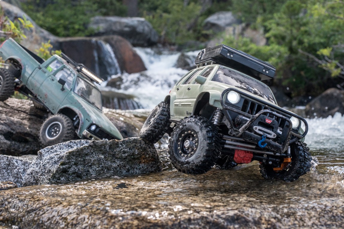 ScaleOnTheCon-08461 (Medium)