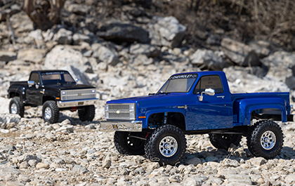 Axial SCX10 III Base Camp 1982 Chevy K10 RTR Bleu - AXI03030T1